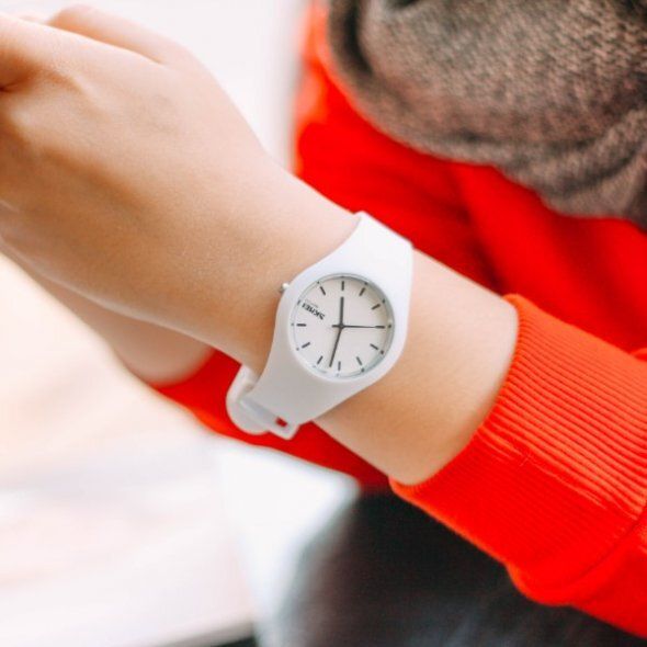 Жіночий годинник Skmei Rubber White II (одна тисяча триста вісімдесят сім) купити недорого в Ти Купи