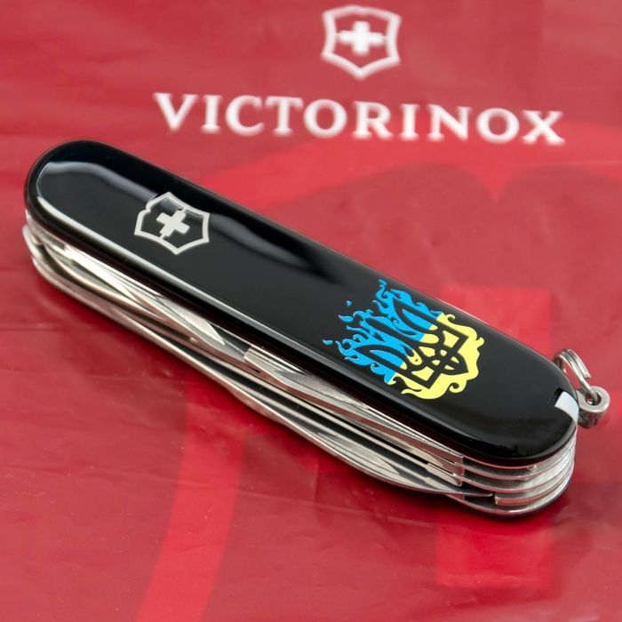 Складной нож Victorinox HUNTSMAN UKRAINE огненный Трезубец 1.3713.3_T0316u купить недорого в Ты Купи