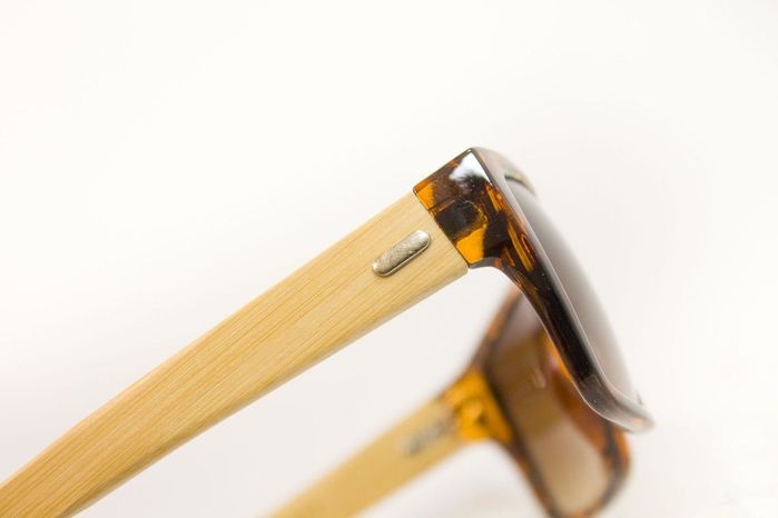 Сонцезахисні окуляри унісекс з дерев'яними дужками купити недорого в Ти Купи