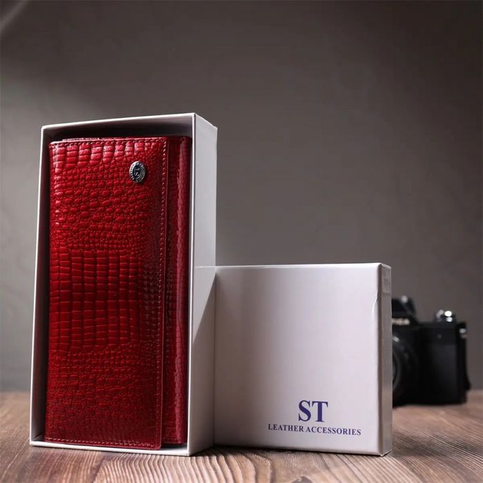Жіночий лаковий шкіряний гаманець ST Leather 22717 купити недорого в Ти Купи