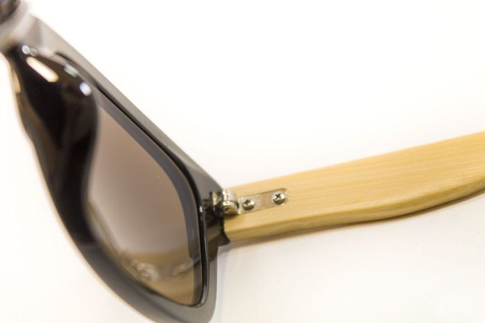 Солнцезащитные Wayfarer очки унисекс с деревянными дужками купить недорого в Ты Купи