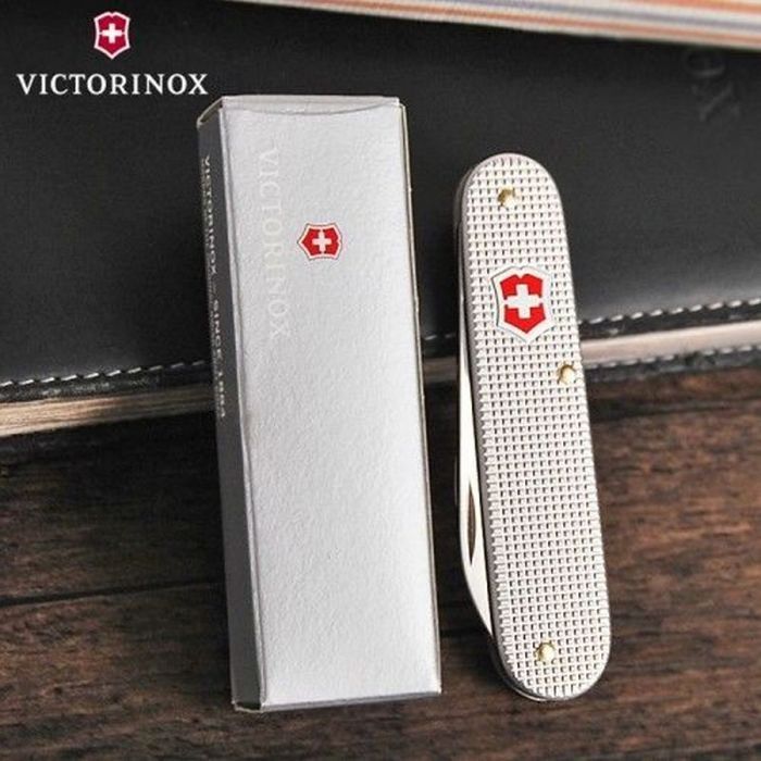 Складний кадет Victorinox 0,2601,26 купити недорого в Ти Купи