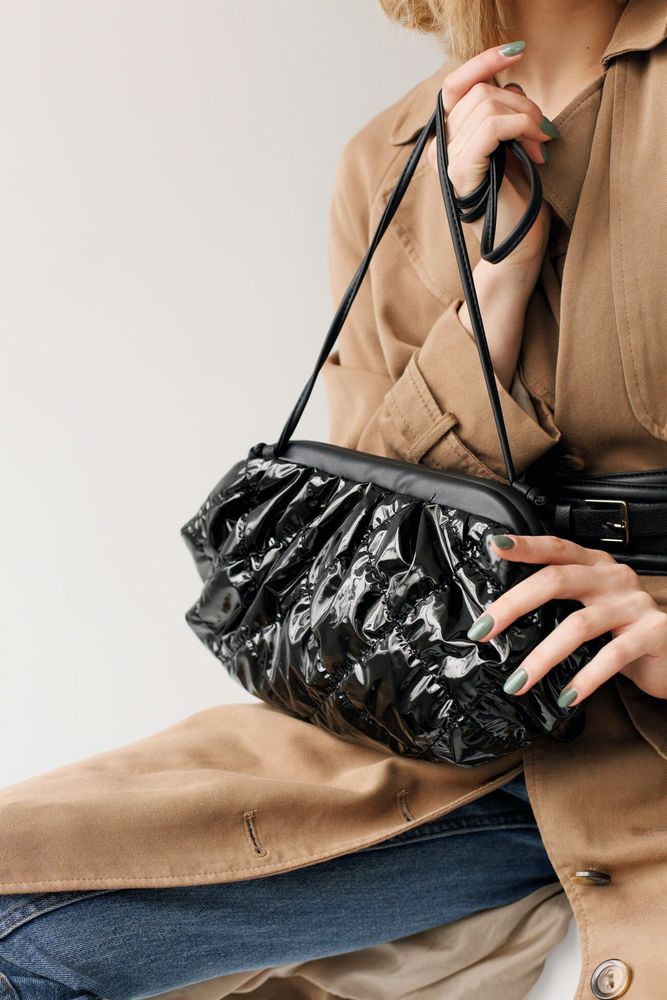 Жіноча модна чорна сумка з екошкіри FAMO Харлі 9056 купити недорого в Ти Купи