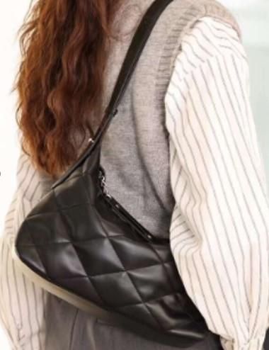 Женская кожаная сумочка стеганная UnaBorsetta NW11-6838A купить недорого в Ты Купи
