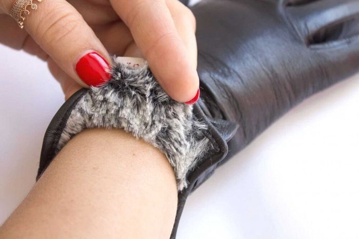 Жіночі шкіряні рукавички Shust Gloves чорні 372s1 S купити недорого в Ти Купи