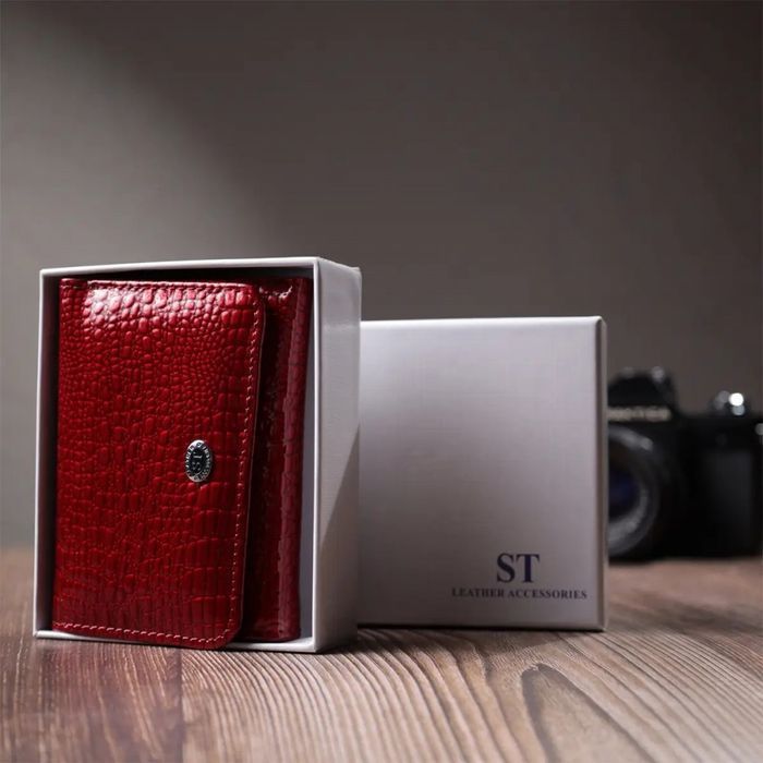 Женский лаковый кожаный кошелек ST Leather 22731 купить недорого в Ты Купи