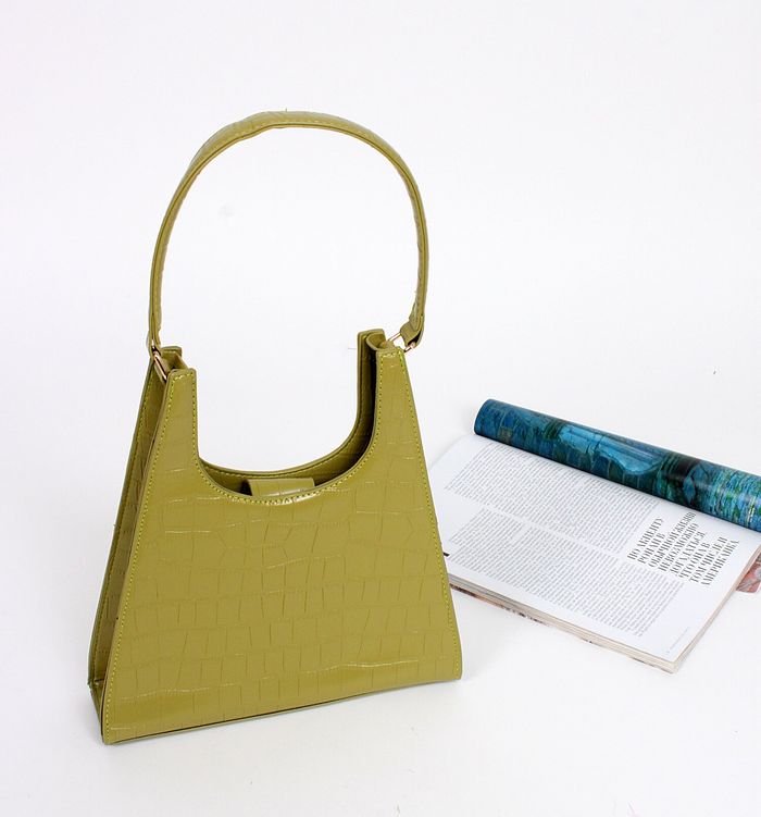 Жіноча модна зелена сумка з екошкіри FAMO Муза 8102 купити недорого в Ти Купи