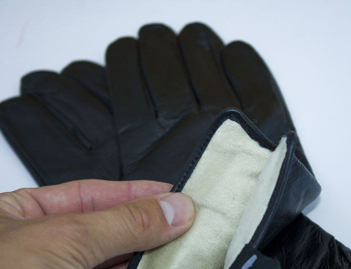 Зимние черные теплые женские перчатки из натуральной кожи M купить недорого в Ты Купи