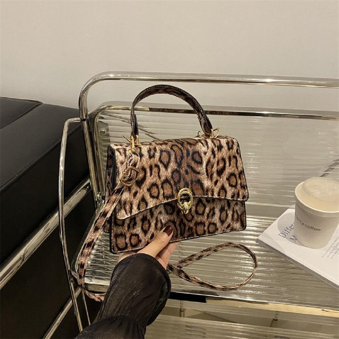 Стильное кроссбоди эко-кожа лео Lilly P1-369-9075LB купить недорого в Ты Купи