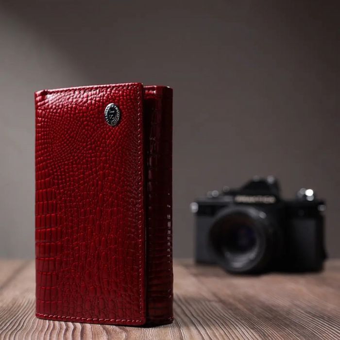 Жіночий лаковий шкіряний гаманець ST Leather 22708 купити недорого в Ти Купи
