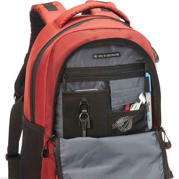 Червоний рюкзак Victorinox Travel VX SPORT Cadet / Red Vt311050.03 купити недорого в Ти Купи