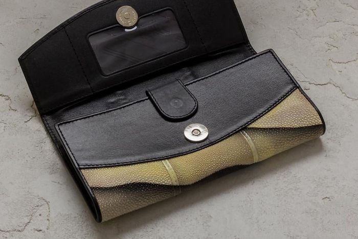Жіночий гаманець зі шкіри ската Ekzotic Leather stw06 купити недорого в Ти Купи