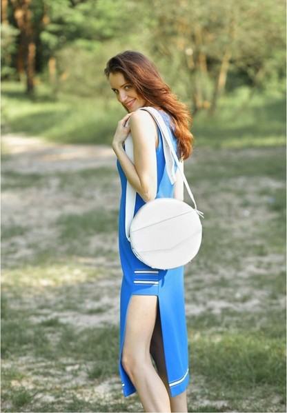 Жіноча шкіряна кругла сумка-рюкзак BlankNote Maxi біла - BN-BAG-30-LIGHT купити недорого в Ти Купи