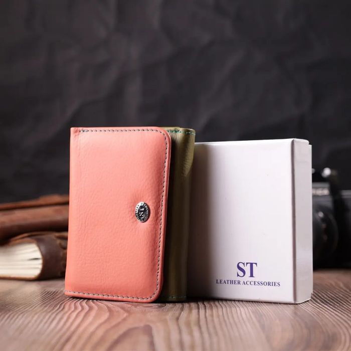 Жіночий комбінований шкіряний гаманець ST Leather 22494 купити недорого в Ти Купи