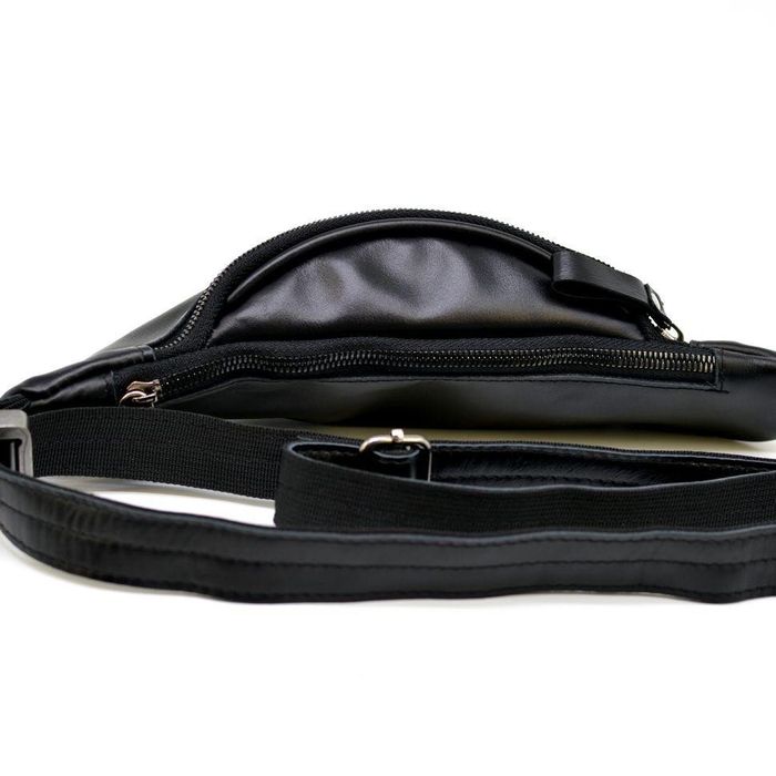 Кожаная черная сумка на пояс унисекс TARWA ga-3034-3md купити недорого в Ти Купи