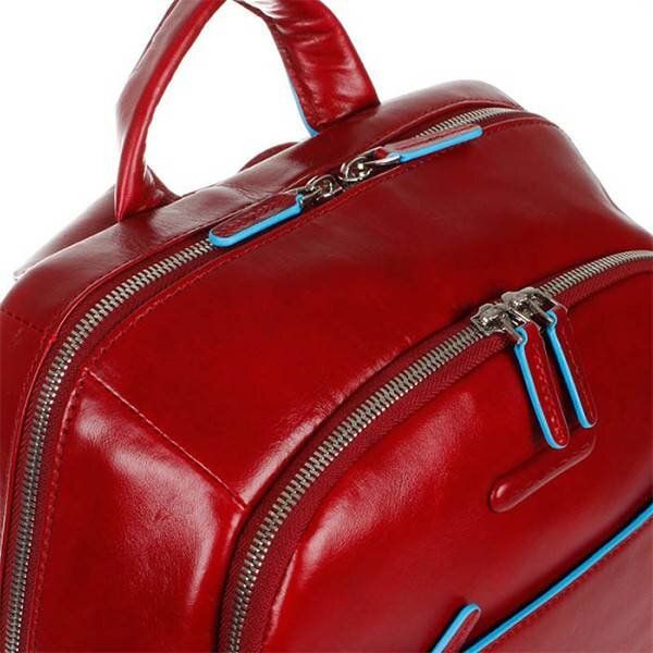Красный рюкзак Piquadro Blue Square (CA3214B2_R) купить недорого в Ты Купи