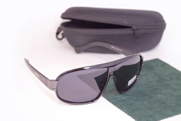 Чоловічі сонцезахисні окуляри з футляром Matrix polarized fp9841-1 купити недорого в Ти Купи