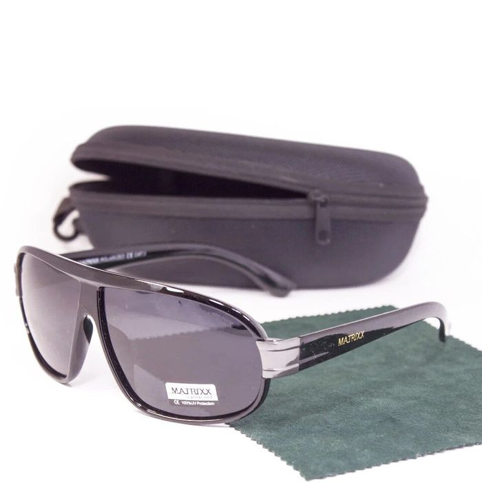 Чоловічі сонцезахисні окуляри з футляром Matrix polarized fp9841-1 купити недорого в Ти Купи