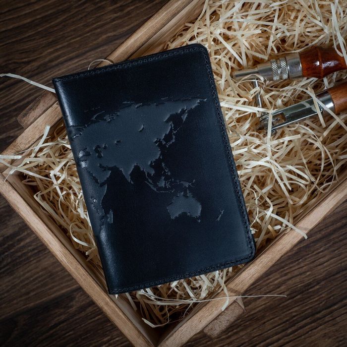 Обкладинка для паспорта зі шкіри HiArt PC-01 Shabby Night World Map Чорний купити недорого в Ти Купи