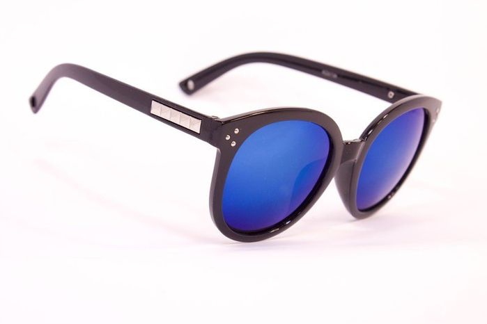 Сонцезахисні жіночі окуляри 9736 купити недорого в Ти Купи