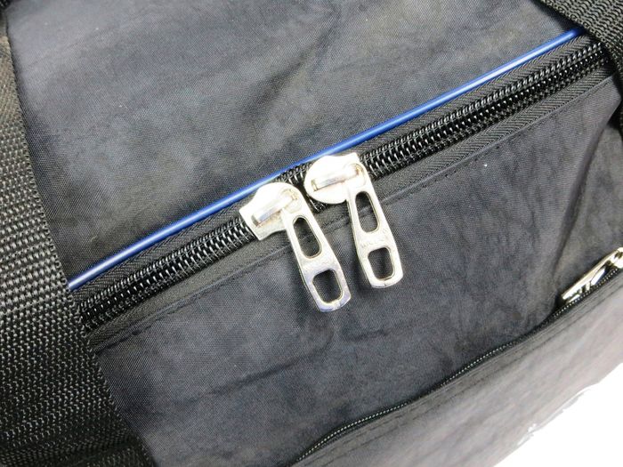 Спортивна сумка Wallaby 447-1 чорний із синім, 59 л купити недорого в Ти Купи