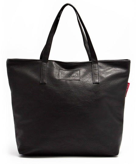 Вместительная женская сумочка Poolparty Tulip черная купить недорого в Ты Купи