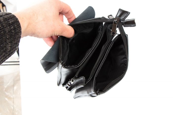 Чоловіча сумка через плече зі шкірозамінника DR. BOND 523-1 black купити недорого в Ти Купи
