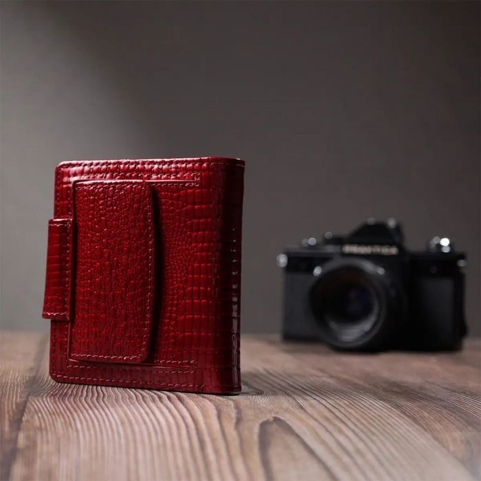 Жіночий лаковий шкіряний гаманець ST Leather 22685 купити недорого в Ти Купи