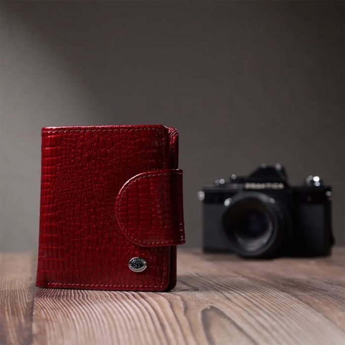 Жіночий лаковий шкіряний гаманець ST Leather 22685 купити недорого в Ти Купи
