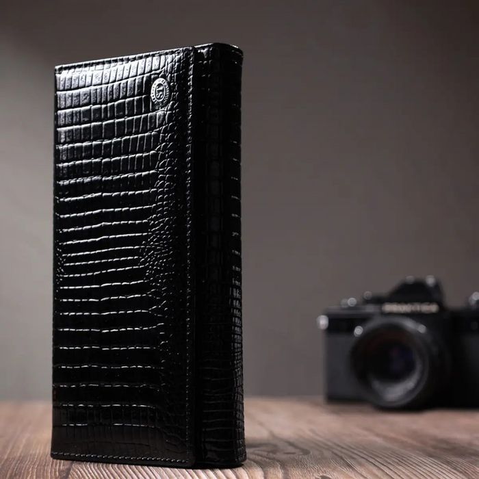 Женский лаковый кожаный кошелек ST Leather 22683 купить недорого в Ты Купи