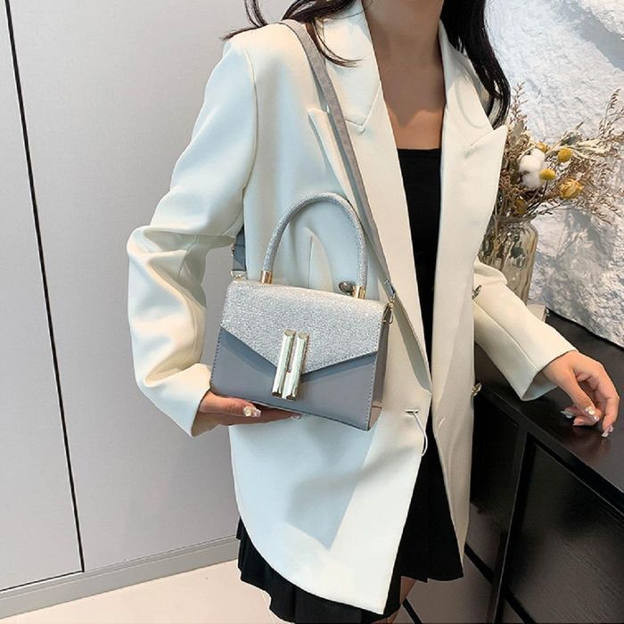 Жіноче кросбоді із золотистою фурнітурою Lilly P2-1701G купити недорого в Ти Купи