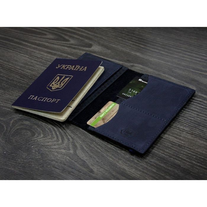 Жіноча обкладинка для паспорта зі шкіри ручної роботи BlankNote bn-op-2-nn-karbon купити недорого в Ти Купи