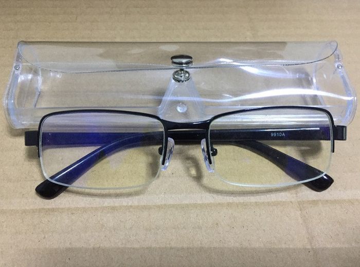 Прозорий футляр для окулярів Cintura 00445 купити недорого в Ти Купи