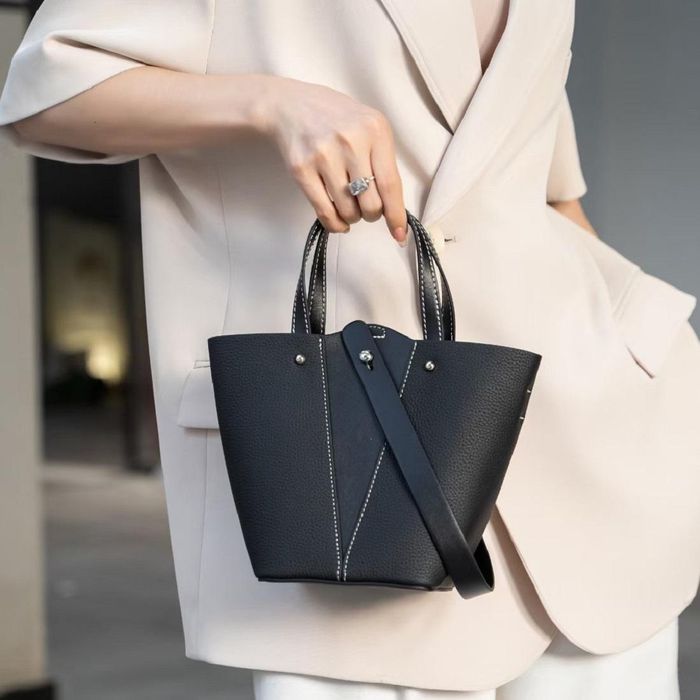 Жіноча класична маленька класична сумочка Olivia Leather B24-W-9802A купити недорого в Ти Купи