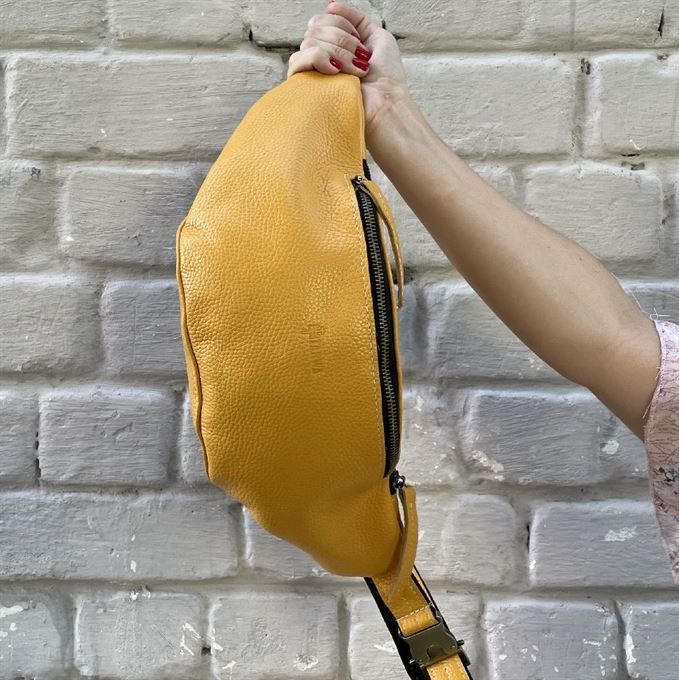 Жіноча шкіряна сумка-банана Tarwa 36-160 купити недорого в Ти Купи