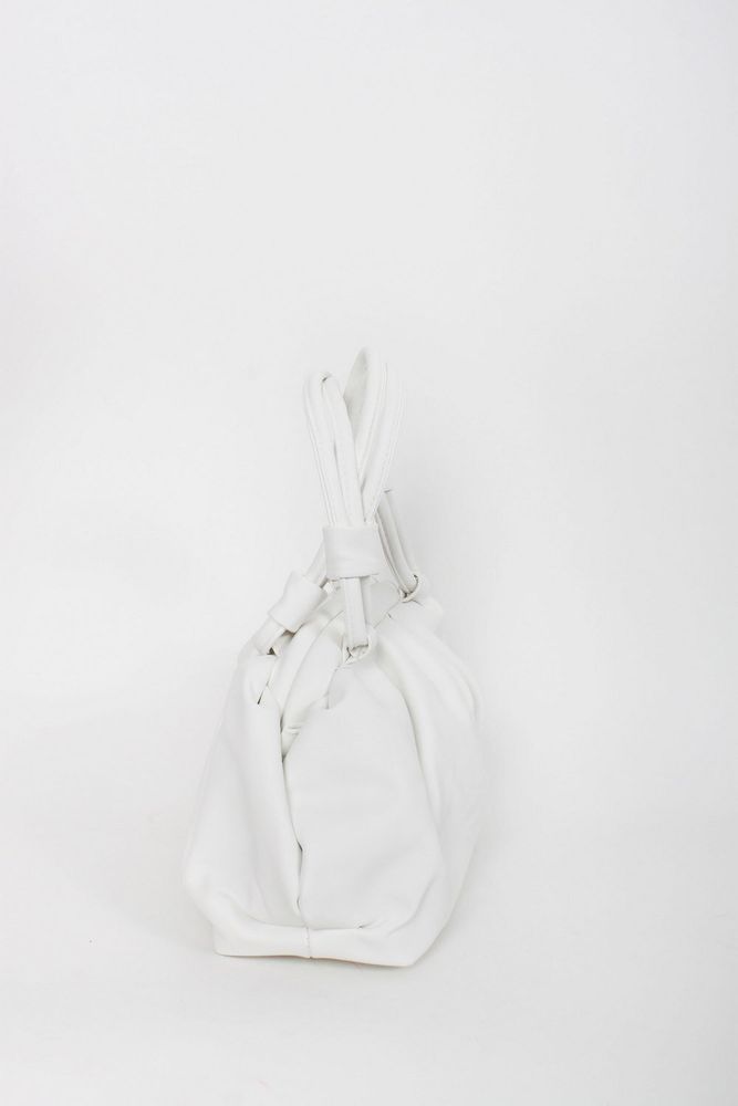 Женская белая классическая сумка из экокожи FAMO Адриен купить недорого в Ты Купи