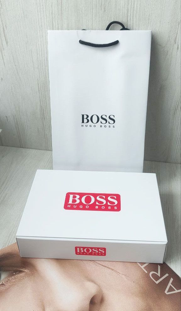 Чоловічий подарунковий набір ремінь + дві пряжки BOSS купити недорого в Ти Купи