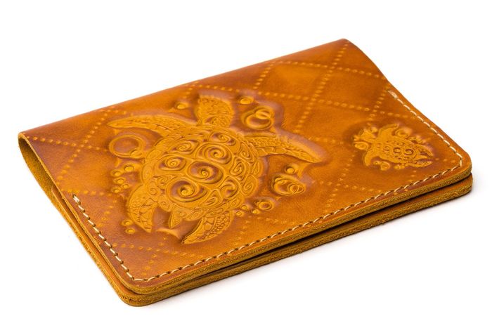 Жіноча шкіряна обкладинка для паспорта ручної роботи Gato Negro Turtle-X помаранчева купити недорого в Ти Купи