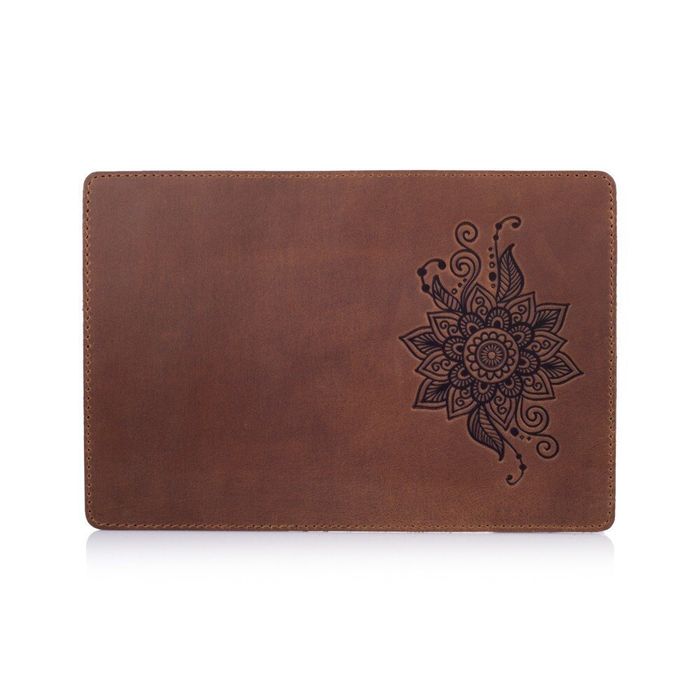 Шкіряна коричнева обкладинка на паспорт HiArt PC-01-S19-1235-T006 Коричневий купити недорого в Ти Купи